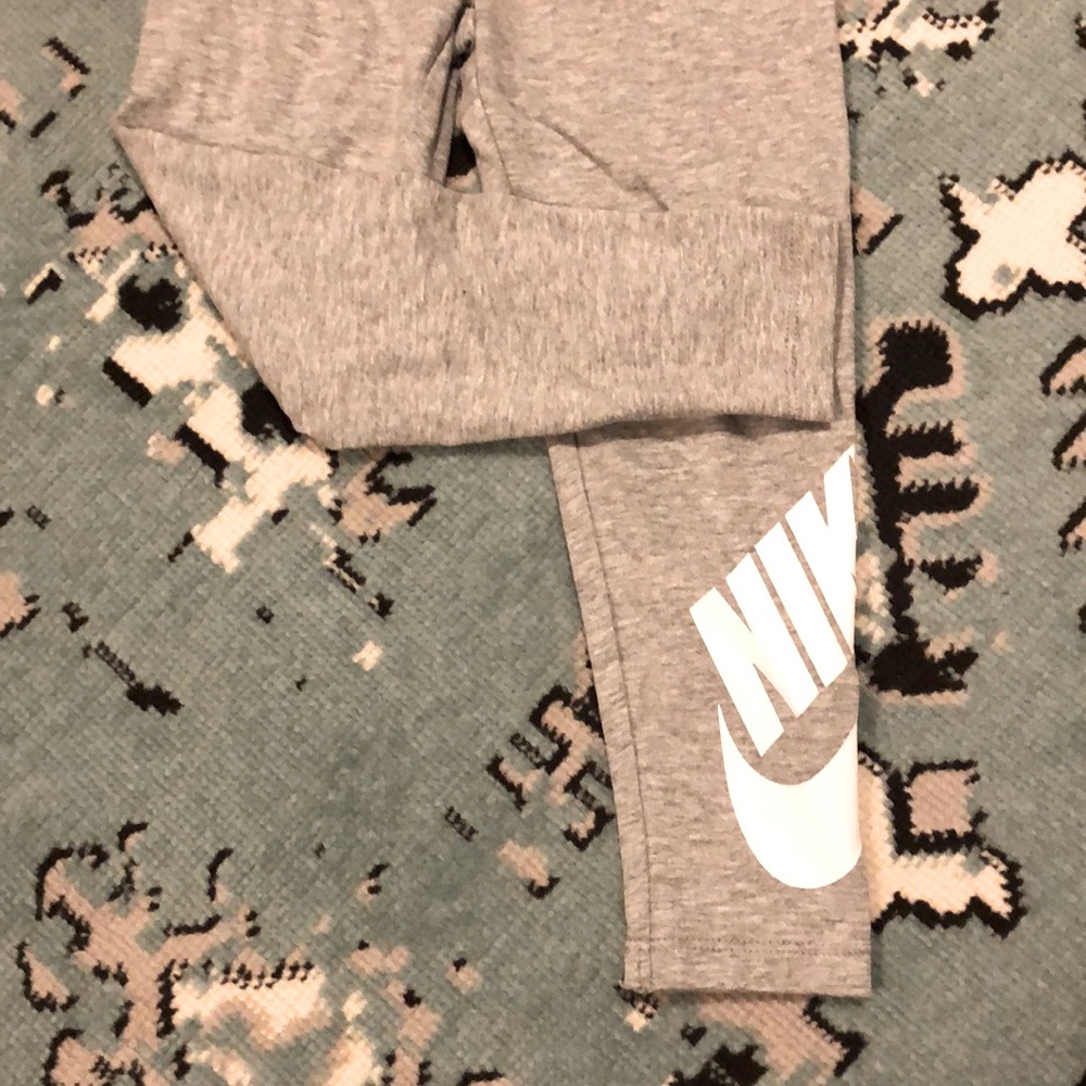 Brand-new grey Nike leggings
